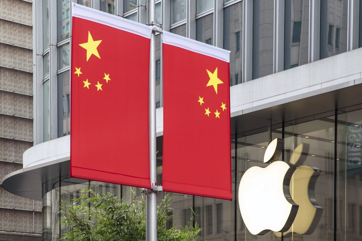 Xitoy rasmiylariga iPhone’dan foydalanishni taqiqlash Apple aksiyalarining qulashiga sabab bo‘ldi