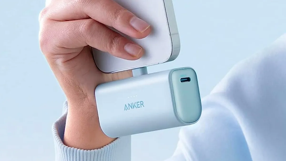 Kichkina maxsus Anker iPhone batareyasi taqdim etildi. Uning quvvati 5000 mA / soat