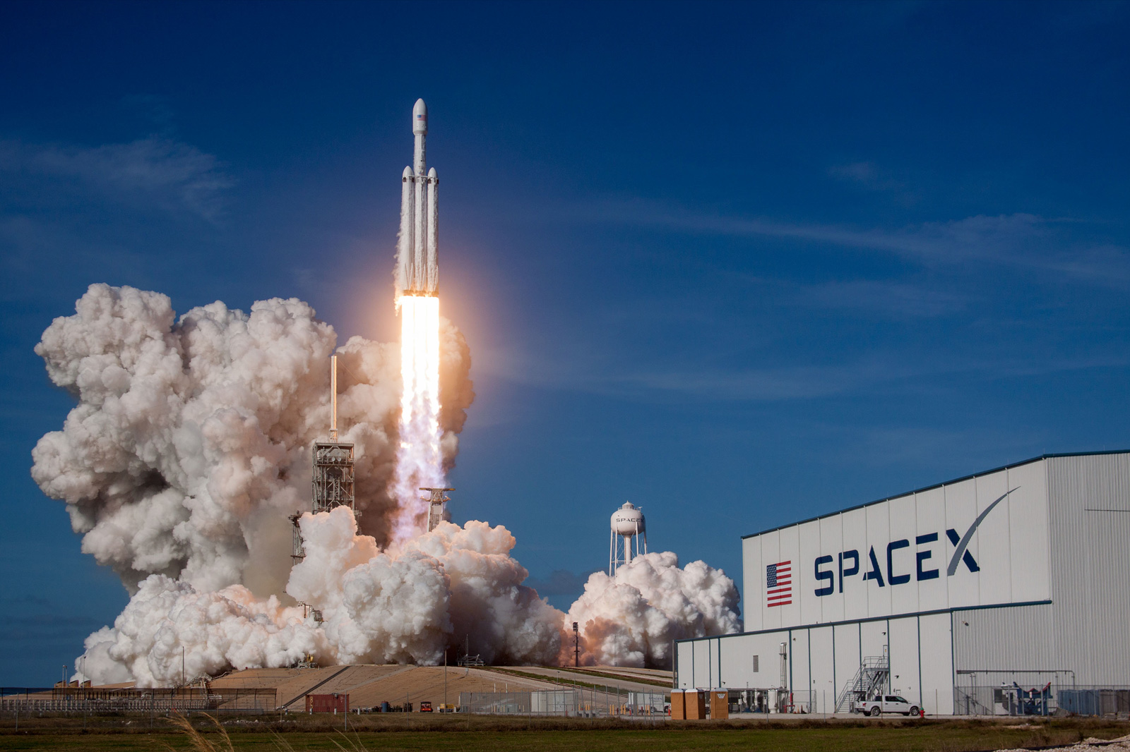 SpaceX 2025-yilda Falcon 9 ning 110-chi parvozini amalga oshirdi