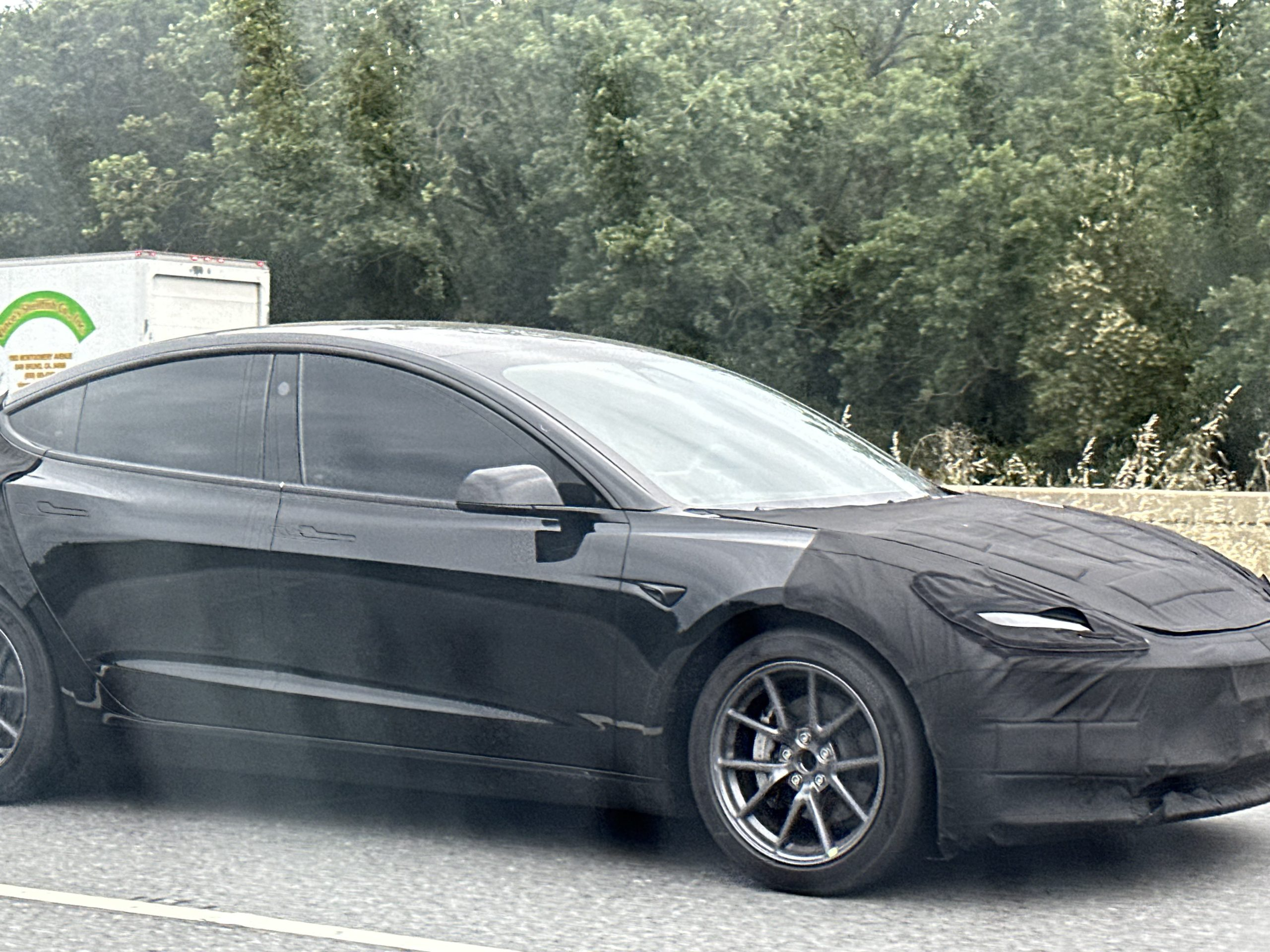 Eng muhim yangi Tesla: interyer, dasturiy ta'minot va narxlar haqida tafsilotlar Project Highland